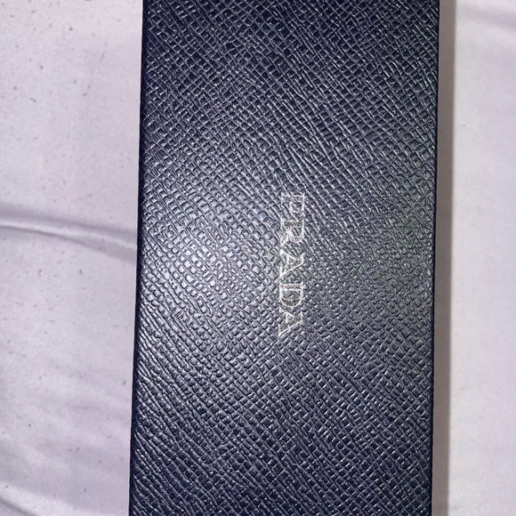 Beautiful very unique prada sunglasses with the logo - Picture 3 of 7